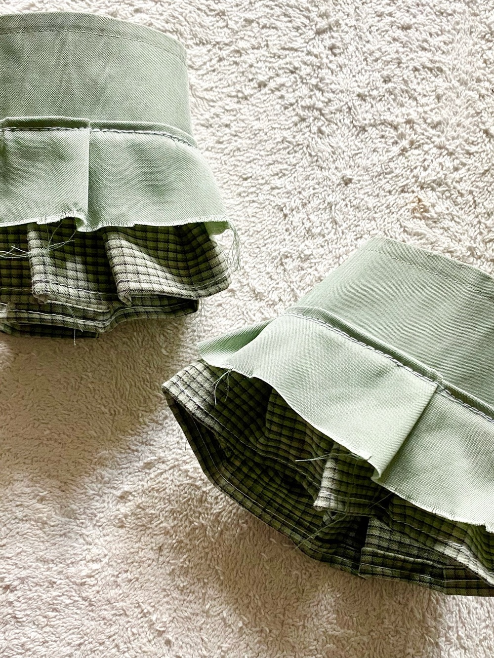 Light Green Ruffle Cuff Gloves - Women's Fashion Accessory